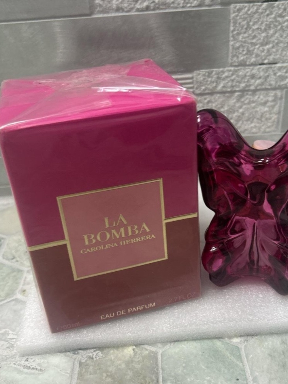 Carolina Herrera La Bomba Eau de Parfum - Hot Pink Bottle & Box